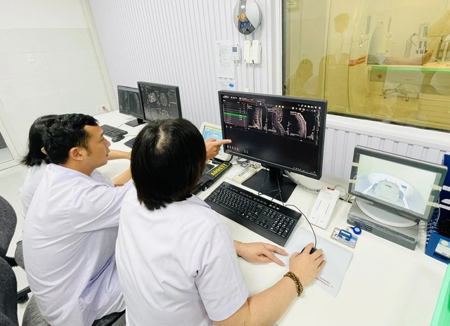 Lộ trình miễn viện phí toàn dân - Ảnh 2. Lộ trình miễn viện phí toàn dân - Ảnh 2.