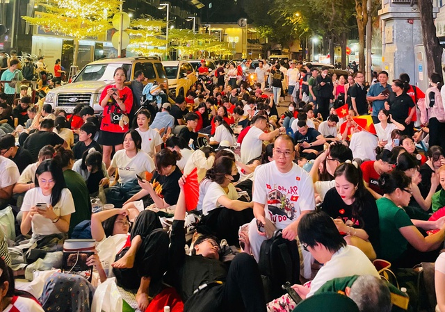 C&aacute;ch để xem diễu binh, diễu h&agrave;nh A80 một c&aacute;ch tốt nhất&hellip;  - Ảnh 3.