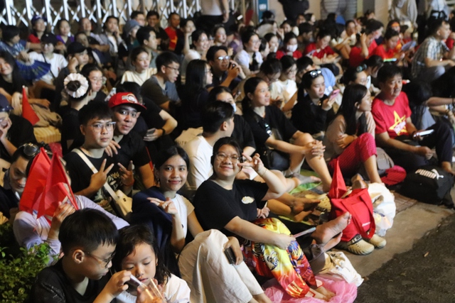 C&aacute;ch để xem diễu binh, diễu h&agrave;nh A80 một c&aacute;ch tốt nhất&hellip;  - Ảnh 4.