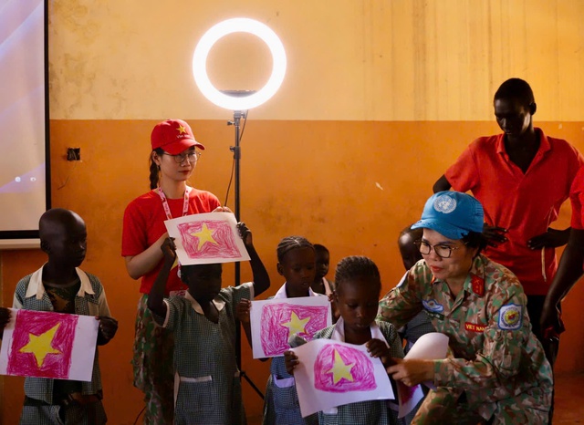 Chiến sĩ  Việt Nam gieo mầm hạnh ph&uacute;c ở ch&acirc;u Phi- Ảnh 3.