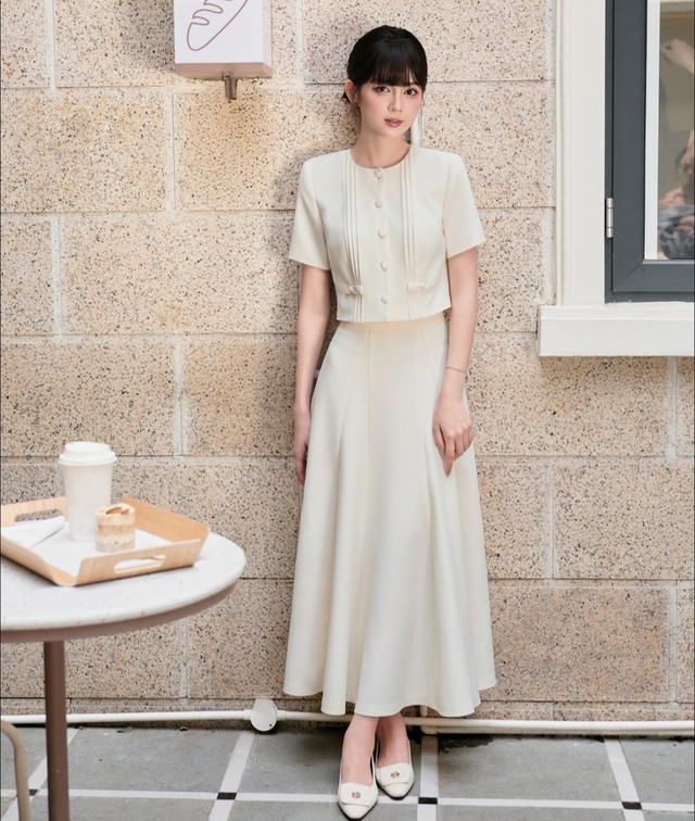 Diện trang phục đồng bộ sao cho ấn tượng mà không bị 'một màu'?- Ảnh 5.