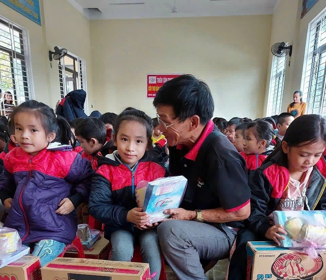 Người cựu chiến binh say m&ecirc; l&agrave;m thiện nguyện - Ảnh 1.