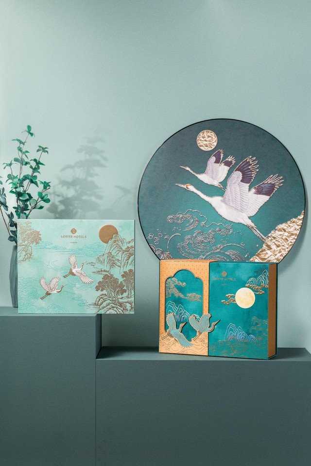 Lotte Hotel Saigon ra mắt bộ sưu tập bánh trung thu 2025: 'Hạc Thưởng Nguyệt Luân'- Ảnh 2. Lotte Hotel Saigon ra mắt bộ sưu tập bánh trung thu 2025: 'Hạc Thưởng Nguyệt Luân'- Ảnh 2.