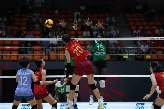 H&agrave;ng chắn Kenya qu&aacute; hay, b&oacute;ng chuyền nữ Việt Nam chia tay giải thế giới với trải nghiệm qu&yacute; gi&aacute; - Ảnh 1.