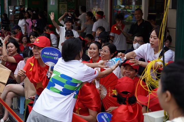 Pharmacity chăm s&oacute;c sức khỏe 'khối nh&acirc;n d&acirc;n' dịp Đại lễ - Ảnh 2.