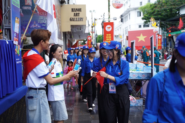 Pharmacity chăm s&oacute;c sức khỏe 'khối nh&acirc;n d&acirc;n' dịp Đại lễ - Ảnh 3.