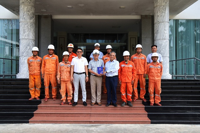 44 c&aacute;n bộ, nh&acirc;n vi&ecirc;n PC Quảng Ng&atilde;i hỗ trợ khắc phục hậu quả b&atilde;o Kajiki- Ảnh 1.