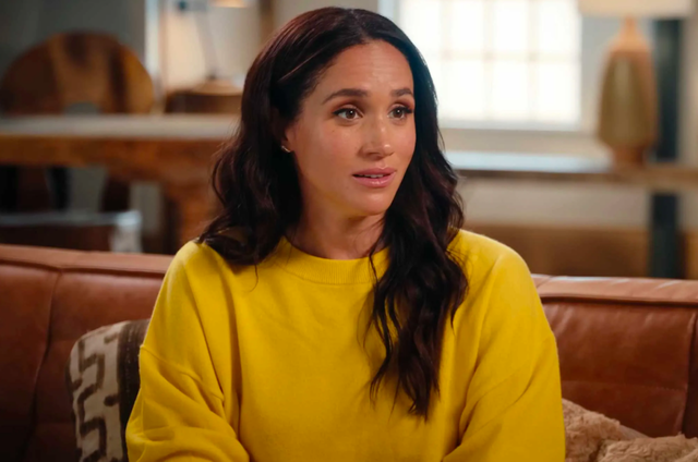 Quy tắc khiến Meghan Markle thấy 'giả tạo' khi làm dâu Hoàng gia Anh - Ảnh 1.