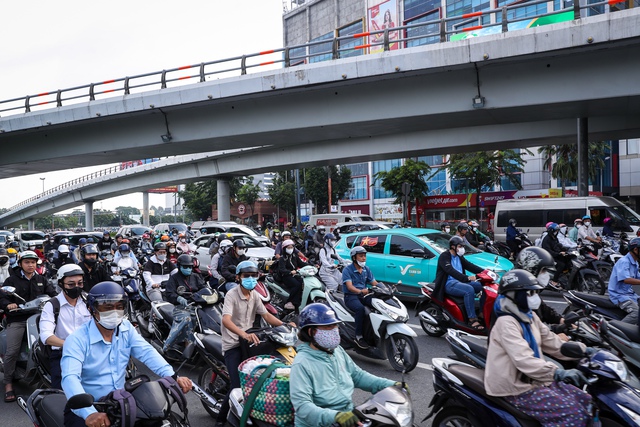 CSGT nêu 7 nguyên tắc lái xe tránh 'ác mộng' lễ 2.9, ai cũng nên thuộc lòng - Ảnh 2.