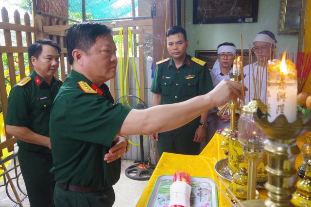 Nén nỗi đau mất cha, binh nhất Quảng Trị quyết ở lại đội hình diễu binh A80 - Ảnh 1. Nén nỗi đau mất cha, binh nhất Quảng Trị quyết ở lại đội hình diễu binh A80 - Ảnh 1.