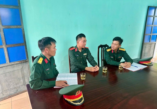 Nén nỗi đau mất cha, binh nhất Quảng Trị quyết ở lại đội hình diễu binh A80 - Ảnh 4. Nén nỗi đau mất cha, binh nhất Quảng Trị quyết ở lại đội hình diễu binh A80 - Ảnh 4.