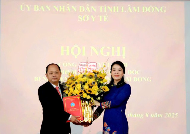 Bổ nhiệm giám đốc Bệnh viện đa khoa Lâm Đồng- Ảnh 1. Bổ nhiệm giám đốc Bệnh viện đa khoa Lâm Đồng- Ảnh 1.