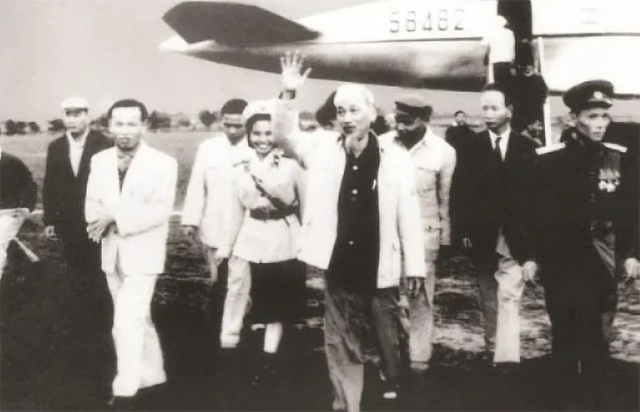 Hàng không Việt Nam phát triển mạnh mẽ từ những cánh Chim sắt khát vọng vươn xa - Ảnh 1. Hàng không Việt Nam phát triển mạnh mẽ từ những cánh Chim sắt khát vọng vươn xa - Ảnh 1.