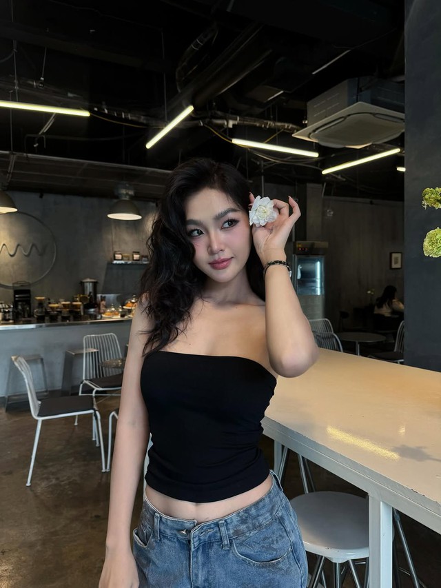 Thăng hoa phong cách với bản phối quần và áo quây thời thượng - Ảnh 8.