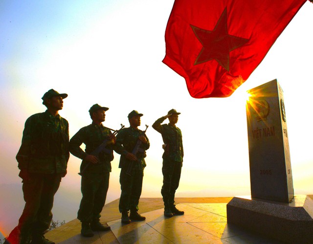 Hai cột cờ trên hai đầu Tây - Bắc- Ảnh 4.