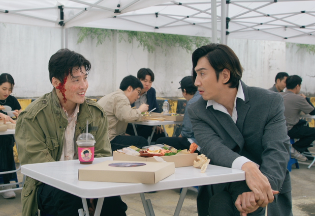 Th&ecirc;m phim Việt - H&agrave;n rục rịch ra rạp sau th&agrave;nh c&ocirc;ng của 'Mang mẹ đi bỏ' - Ảnh 2.