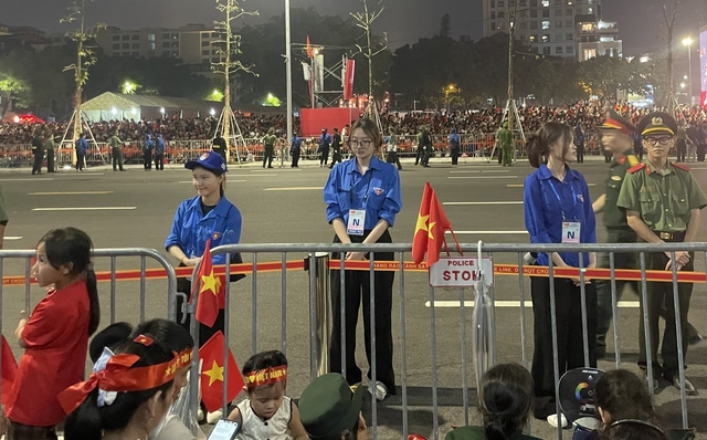 'Ngọn lửa xanh' trong đêm sơ duyệt đại lễ A80- Ảnh 2. 'Ngọn lửa xanh' trong đêm sơ duyệt đại lễ A80- Ảnh 2.