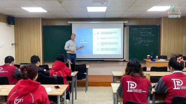 Từ Phú Yên đến Rouen và niềm tự hào về đất nước - Ảnh 2.