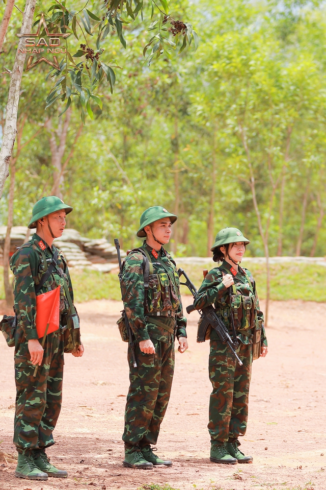 Vì sao Minh Tú bật khóc rời ‘Sao nhập ngũ’?- Ảnh 2. Vì sao Minh Tú bật khóc rời ‘Sao nhập ngũ’?- Ảnh 2.