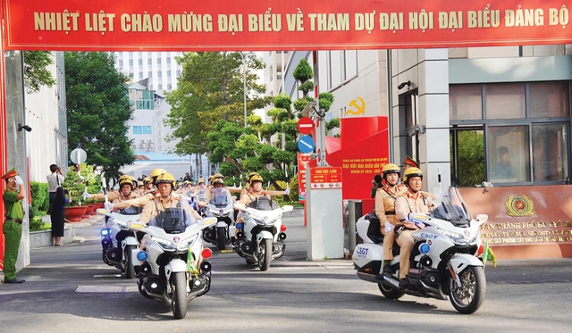 CSGT TP.HCM chuyển đổi số mạnh mẽ - Ảnh 2. CSGT TP.HCM chuyển đổi số mạnh mẽ - Ảnh 2.