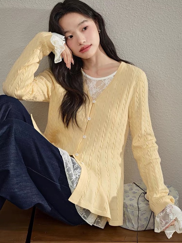 Cardigan là chiếc áo len đáng sắm nhất mùa này- Ảnh 3. Cardigan là chiếc áo len đáng sắm nhất mùa này- Ảnh 3.