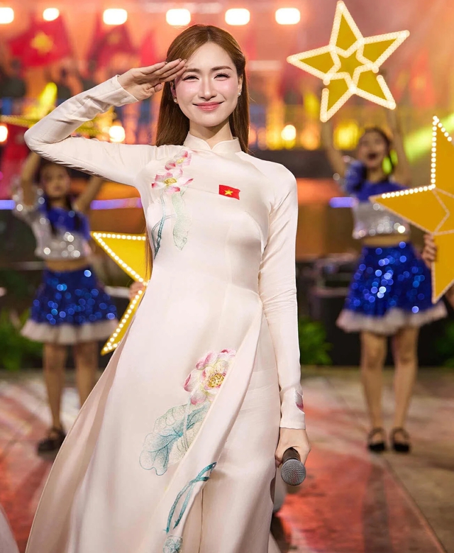 Thêu tay trở lại - bí quyết nâng tầm phong cách công sở mùa thu- Ảnh 3.