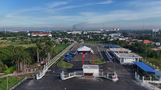 TP.HCM khai trương bến xe buýt gần 70 tỉ ở Hóc Môn- Ảnh 1. TP.HCM khai trương bến xe buýt gần 70 tỉ ở Hóc Môn- Ảnh 1.