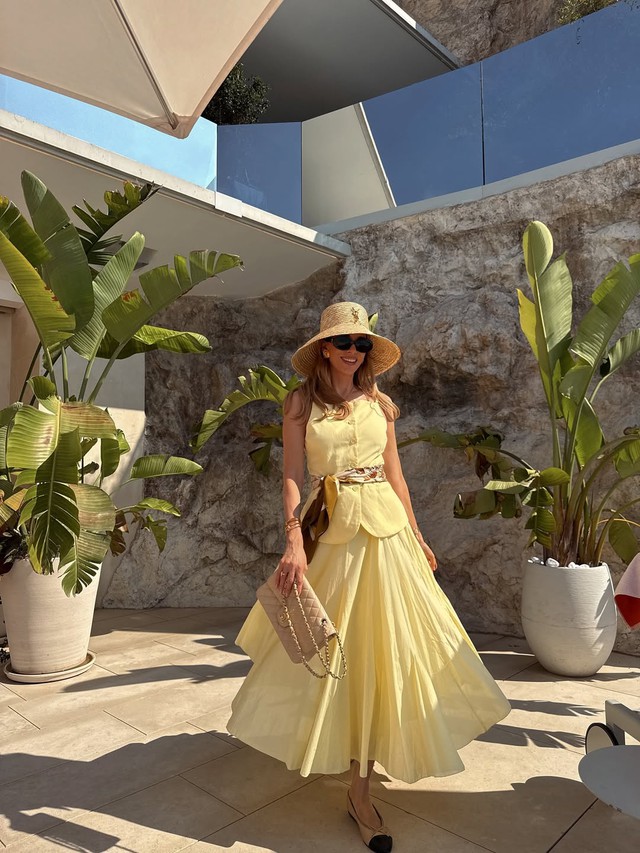 Vàng bơ, nâu trầm... những gam màu xu hướng ai cũng mặc vào mùa thu- Ảnh 3. Vàng bơ, nâu trầm... những gam màu xu hướng ai cũng mặc vào mùa thu- Ảnh 3.