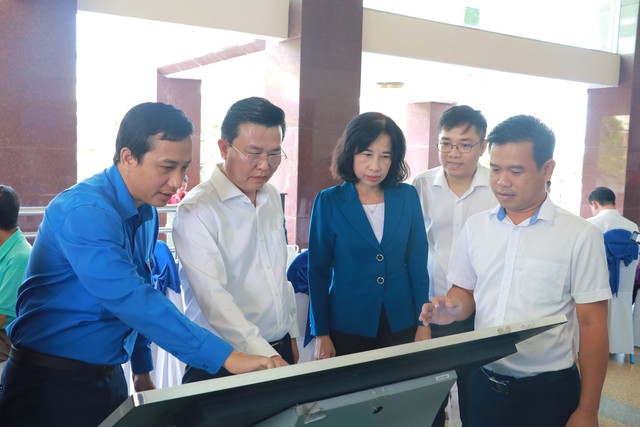 Tây Ninh phát động phong trào “Bình dân học vụ số” - Ảnh 4.