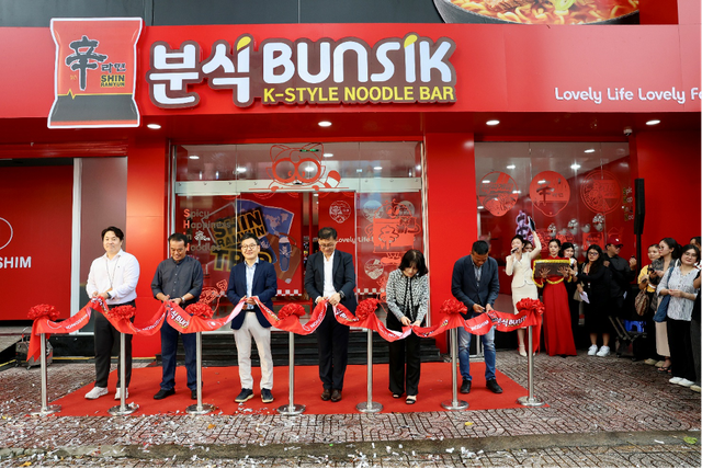 Nongshim khai trương Pop-up Store đầu ti&ecirc;n tại Việt Nam - Ảnh 1.