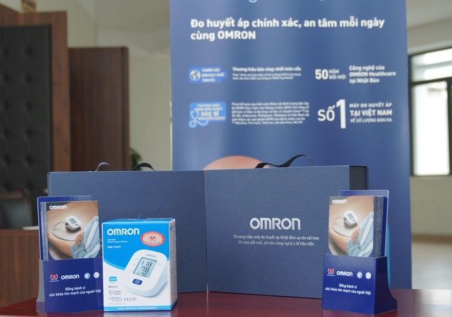OMRON Healthcare trao tặng 2.000 thiết bị hiện đại hỗ trợ tầm so&aacute;t sức khỏe tim mạch- Ảnh 1.
