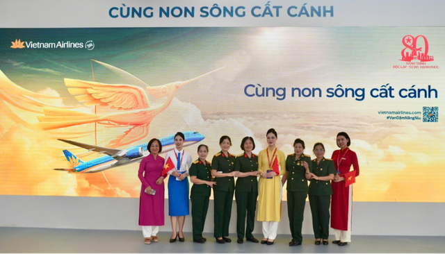 Dấu ấn Vietnam Airlines tại Triển lãm Thành tựu Đất nước - Ảnh 2.
