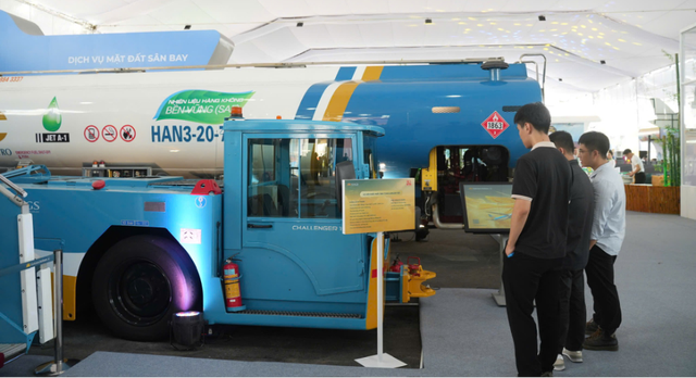 Dấu ấn Vietnam Airlines tại Triển lãm Thành tựu Đất nước - Ảnh 5.
