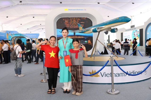 Dấu ấn Vietnam Airlines tại Triển lãm Thành tựu Đất nước - Ảnh 7.