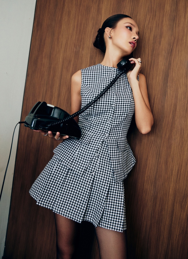 Tận hưởng tiết thu mát dịu với nét sang chảnh đặc trưng từ set đồng bộ- Ảnh 1.