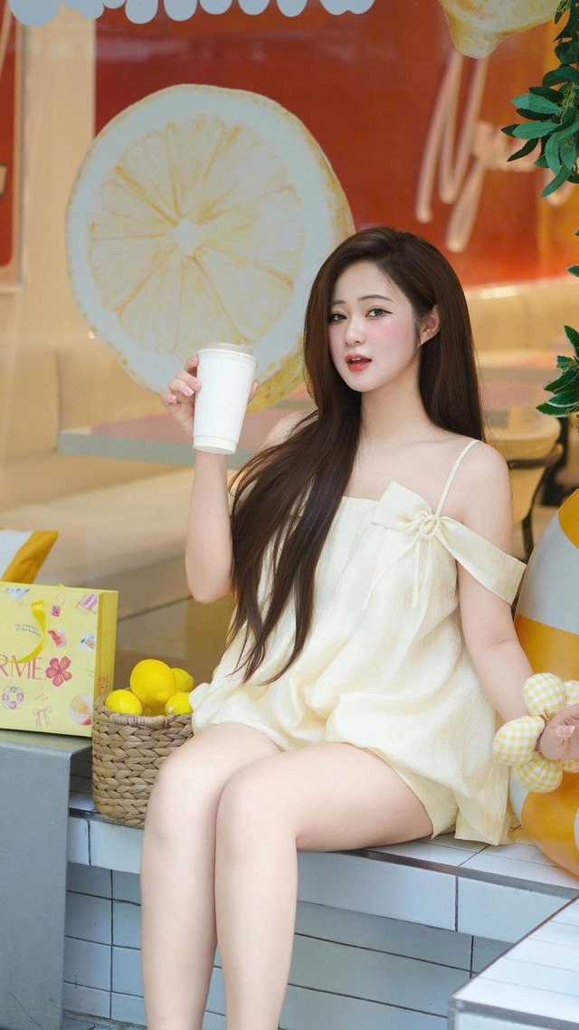 Vẻ đẹp quyến rũ từ những thiết kế hở vai- Ảnh 4.