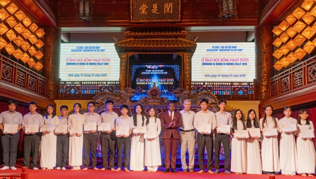 GS Trần Thanh Vân "mong muốn các em thành tài để phụng sự Tổ quốc" - Ảnh 3.