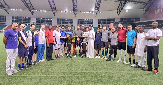 Đại sứ Nguyễn Huy Hiệp: Rời s&acirc;n b&oacute;ng sinh vi&ecirc;n th&agrave;nh nh&agrave; ngoại giao- Ảnh 1.