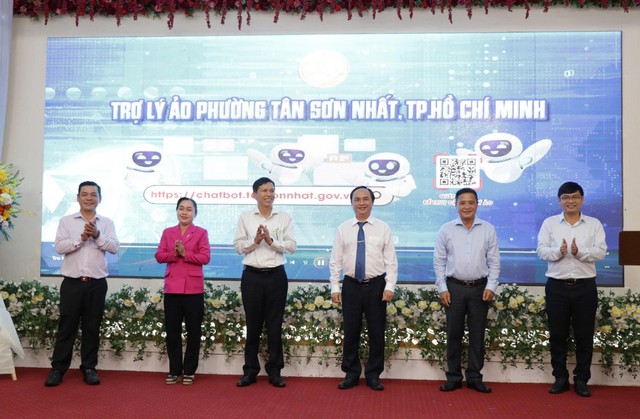 Phường Tân Sơn Nhất ra mắt trợ lý ảo, hỗ trợ làm hồ sơ 24/7 - Ảnh 1.