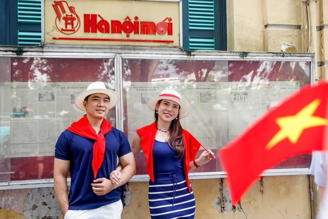 Nữ cựu binh Lào Cai mời chồng quân nhân đã khuất cùng xuống Hà Nội xem A80 - Ảnh 3.