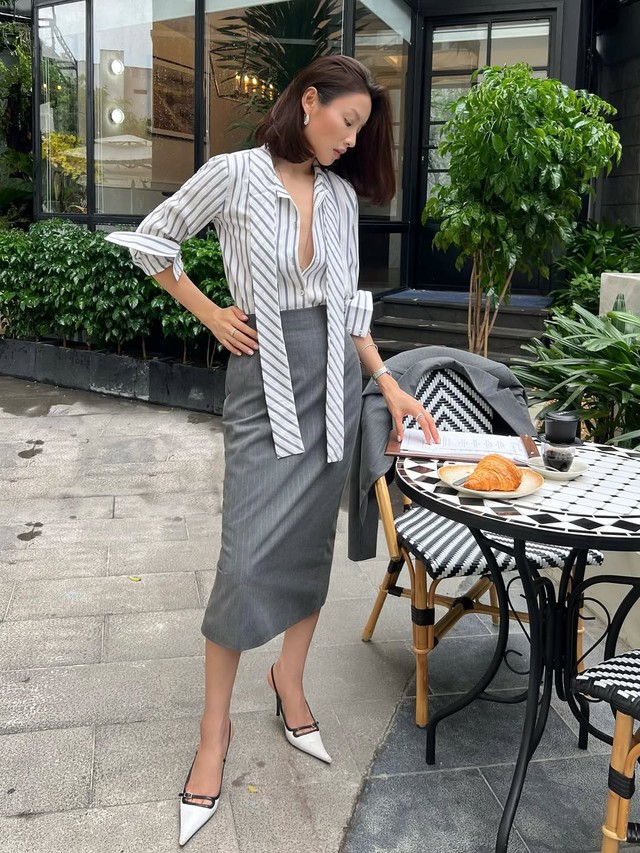 Áo kẻ sọc vừa hiện đại lại trẻ trung, hợp với quần jeans, váy dài- Ảnh 5.