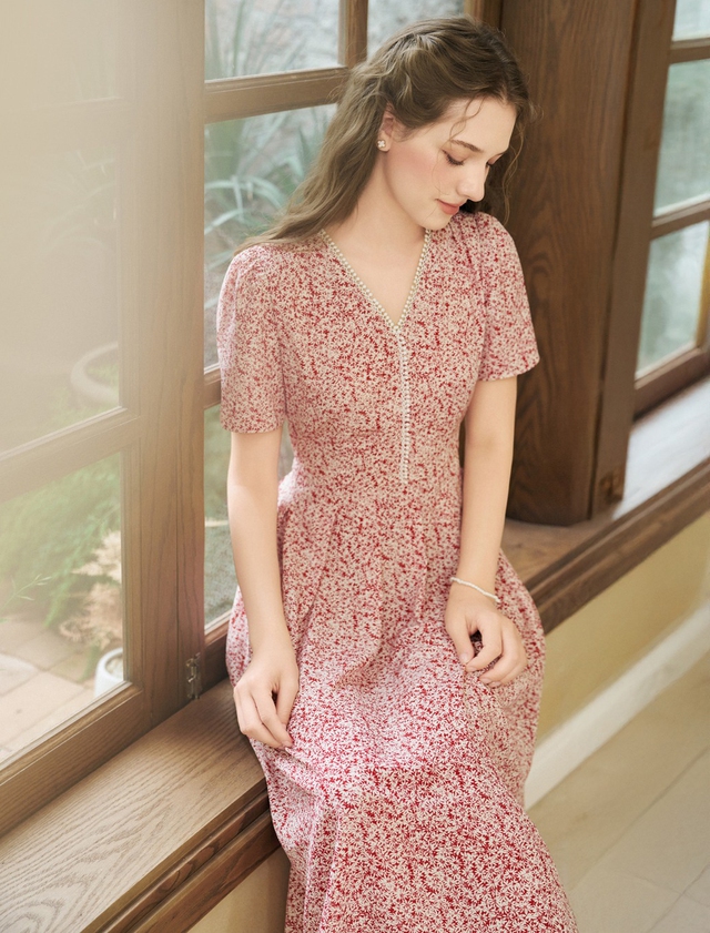 Nét đặc sắc từ kiểu váy hoa, váy họa tiết mùa thu - Ảnh 2.