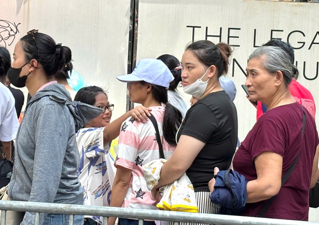 Lại xuy&ecirc;n đ&ecirc;m săn v&eacute; concert &ldquo;80 năm&hellip;&rdquo; - Ảnh 6.