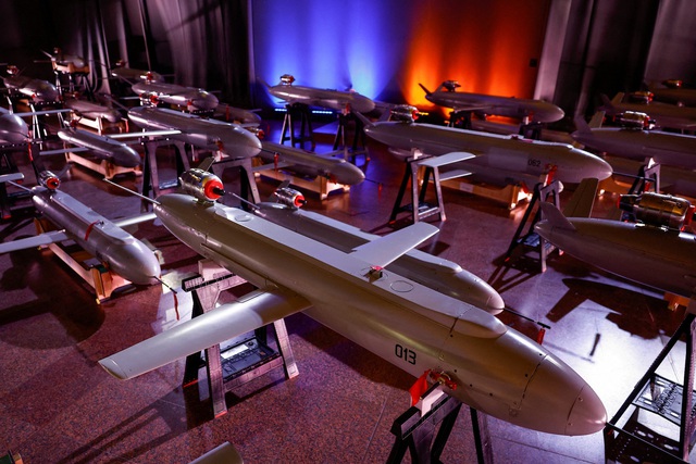 Ukraine lật tẩy đường dây tham nhũng đội giá mua UAV- Ảnh 1.