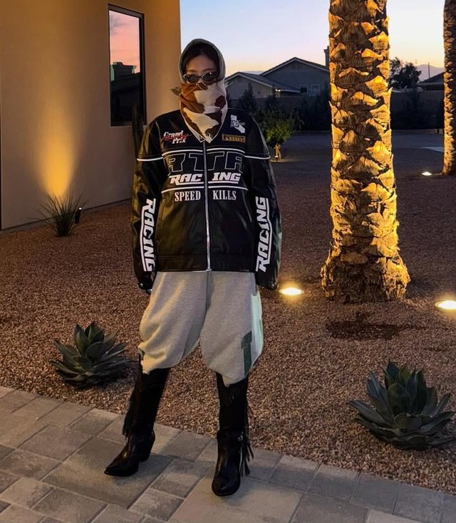 Thu sang, nàng kiêu kỳ tỏa sắc cùng áo khoác da thời thượng- Ảnh 6. Thu sang, nàng kiêu kỳ tỏa sắc cùng áo khoác da thời thượng- Ảnh 6.