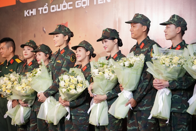 

Dàn nghệ sĩ góp mặt trong chương trình Sao nhập ngũ  