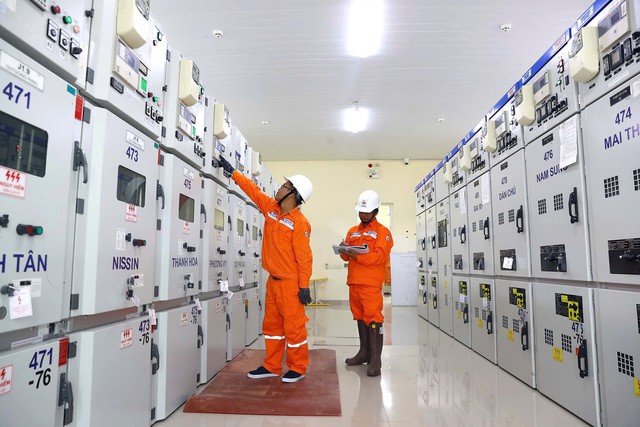 EVNSPC: Nỗ lực đảm bảo điện tại ph&iacute;a Nam sau s&aacute;p nhập- Ảnh 3.