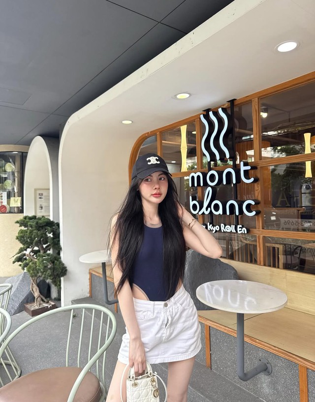 Ngại gì cá tính với bộ đôi bodysuit phối denim táo bạo- Ảnh 3. Ngại gì cá tính với bộ đôi bodysuit phối denim táo bạo- Ảnh 3.