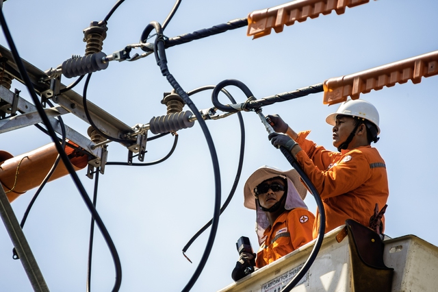 EVNSPC: Nỗ lực đảm bảo điện tại ph&iacute;a Nam sau s&aacute;p nhập- Ảnh 4.