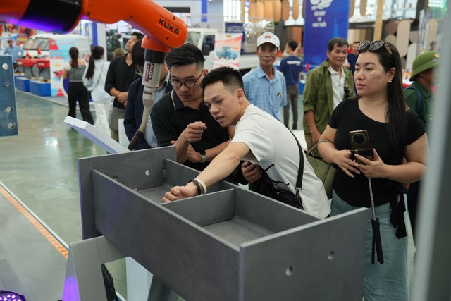 - Ảnh 4. - Ảnh 4.